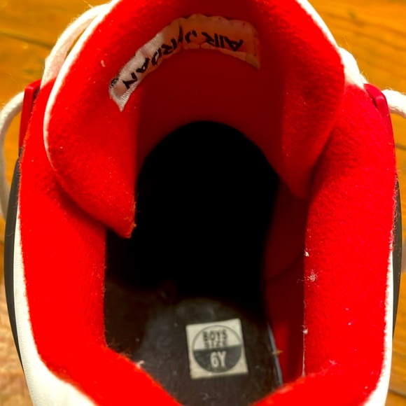 Jordan Shoe size 6Y